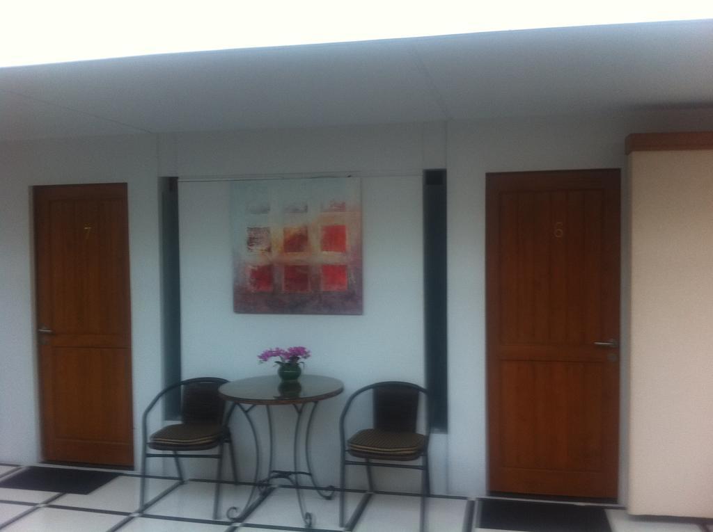 Panca Dewi Guest House ยอกยาการ์ตา ภายนอก รูปภาพ